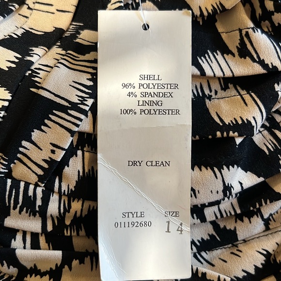 Black and cream Adrianna Papell sheath dress - Picture 8 of 8